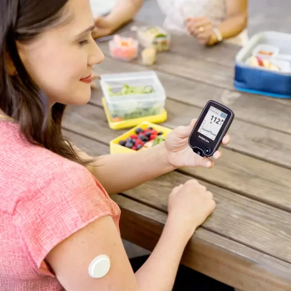 Abbott FreeStyle Libre Sistema Flash de Monitoreo de Glucosa 1 lector y 2 Sensores - Image 4